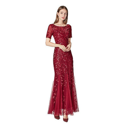 Lily – Elegantes Abendkleid mit Spitze