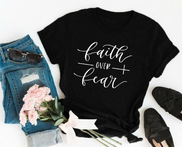 Nicole – Faith Over Fear Christliches T-Shirt für Frauen