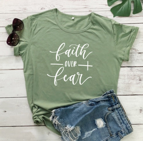 Nicole – Faith Over Fear Christliches T-Shirt für Frauen