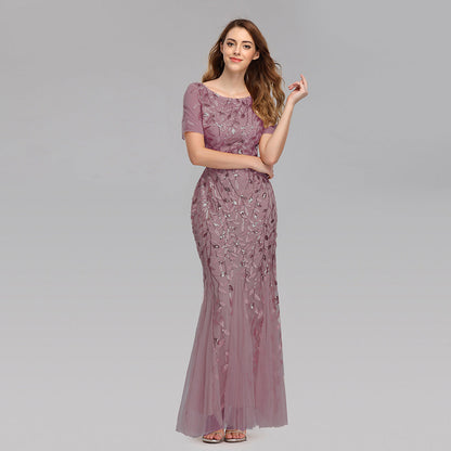 Lily – Elegantes Abendkleid mit Spitze