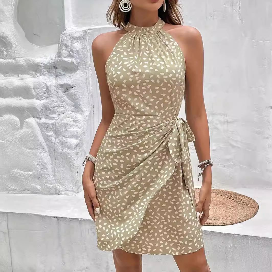 Amanda – Sommer-Halterneck-Kleid mit gebundenem Taillendesign und schimmernden Punkten