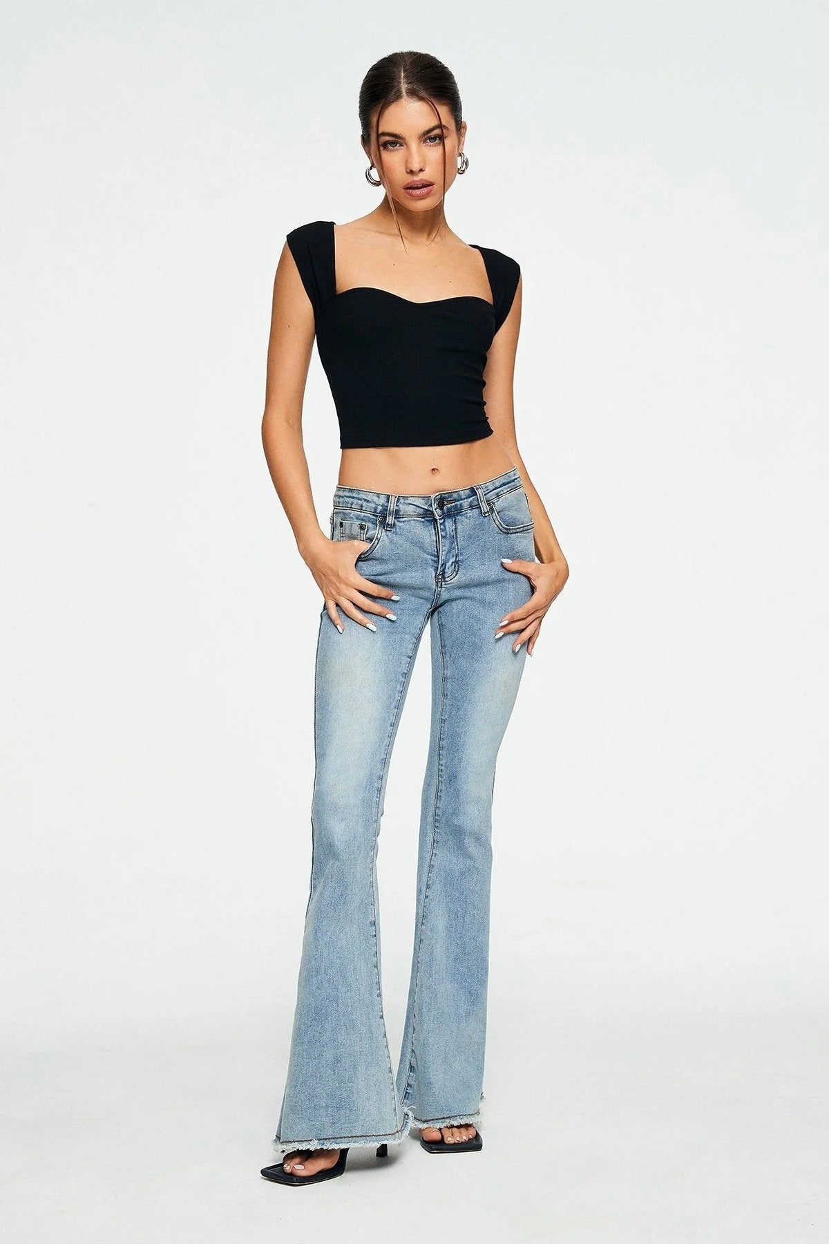 Ann – Crop Top Sweetheart aus fester Rippware ohne Ärmel