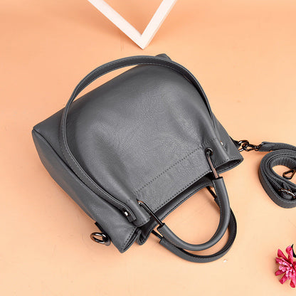 Amy – Weiche vegane Leder Retro Eimerhandtasche