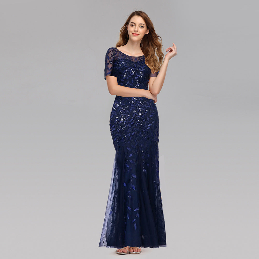 Lily – Elegantes Abendkleid mit Spitze