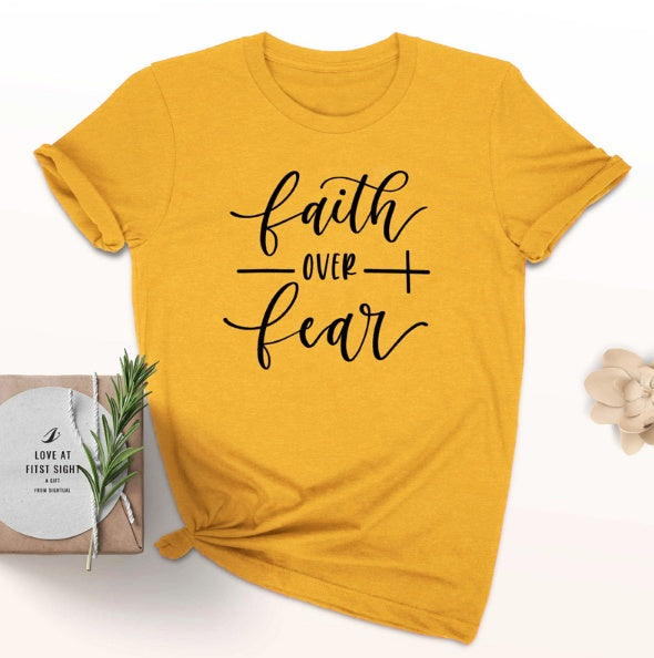 Nicole – Faith Over Fear Christliches T-Shirt für Frauen