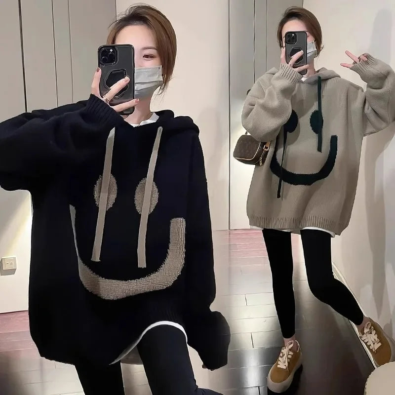 Gabrielle – Damen Oversized Gemütlicher Strick-Hoodie mit Fröhlichem Smiley-Gesicht