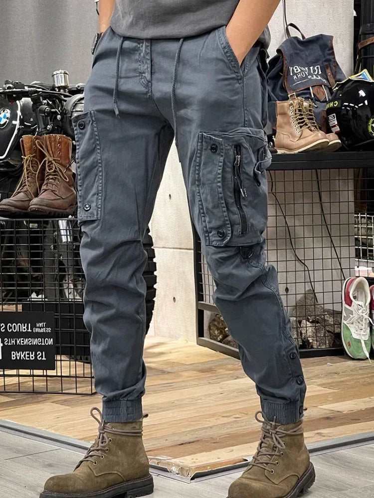 Carl – Schlanke Herren-Cargo-Hose mit Mehreren Taschen