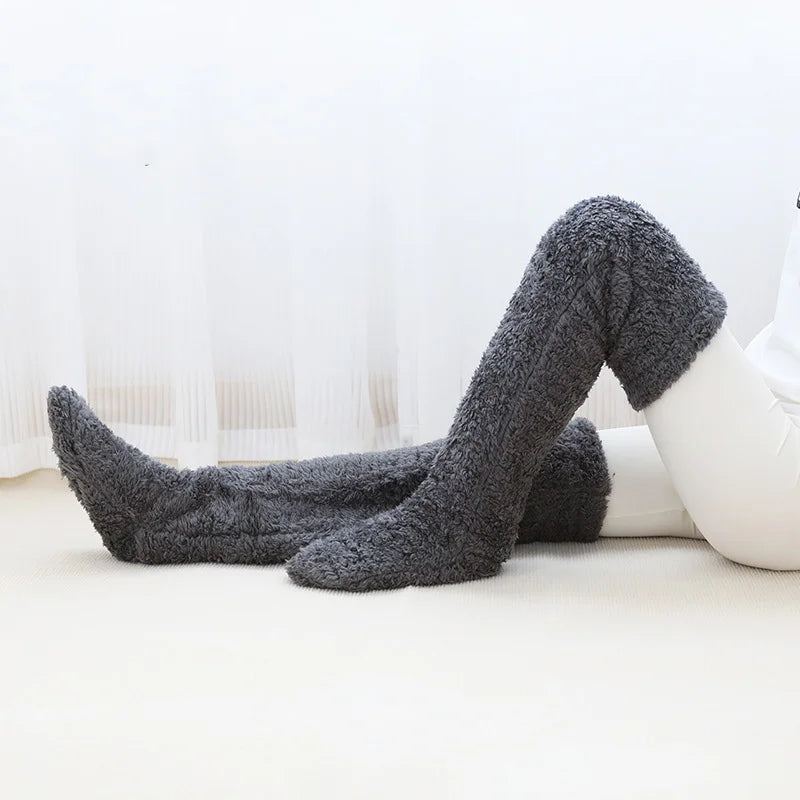 Lauren – Flauschige Overknee-Socken für Damen mit ultraweichem Plüschstoff