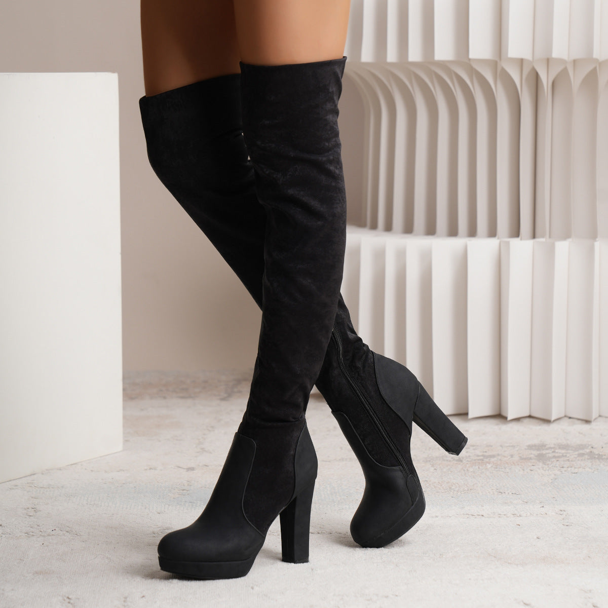 Anna – Lange Stiefel für Frauen aus elastischem Premium-Vegan-Suede mit hohem quadratischen Absatz über dem Knie für Partys im Winter