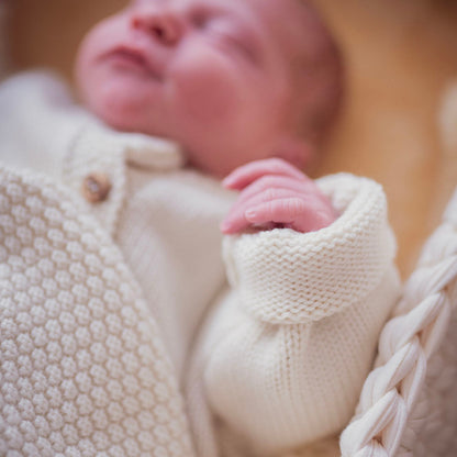 Kimberley – Vielseitige Baby-Strickjacke aus Wolle